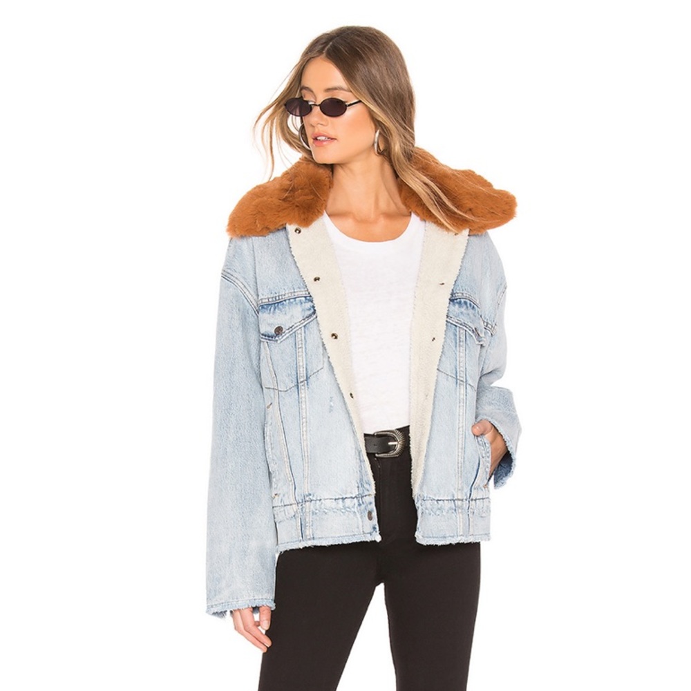 LEVIS Oversized Sherpa Trucker Jacket
